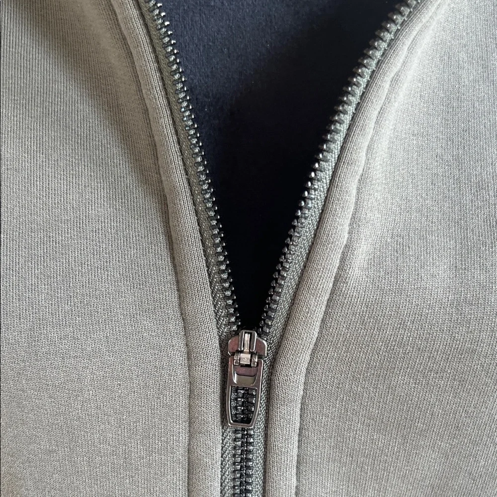 Men’s LULULEMON full zip up hoodie